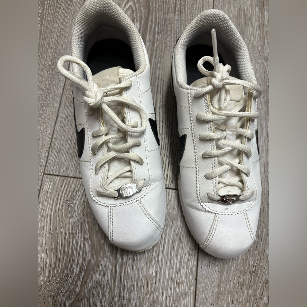 Nike Cortez black and white shoes - Picture 5 of 11